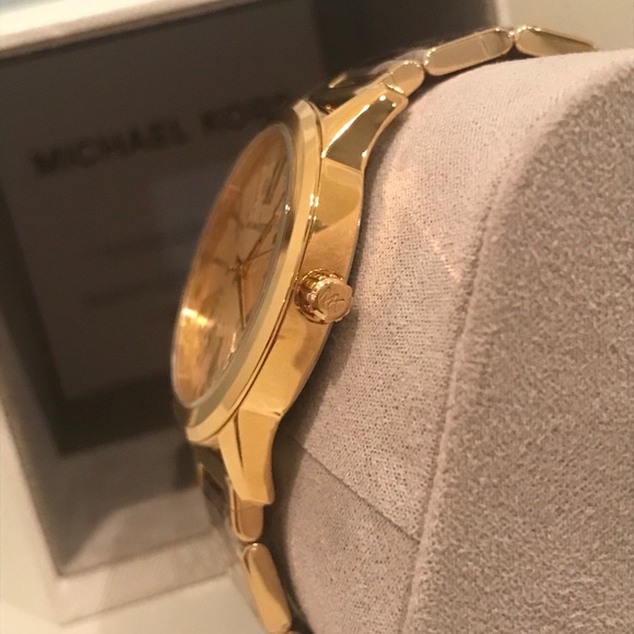 🔥MEGA SALE🔥Beautiful MK Gold two-tone Watch